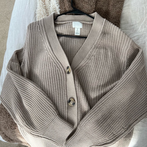 H&M Sweaters - H&M ribbed knit cardigan